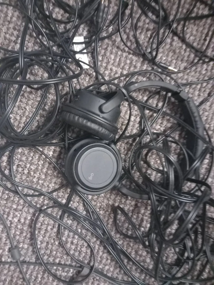 Headfones - Image 2