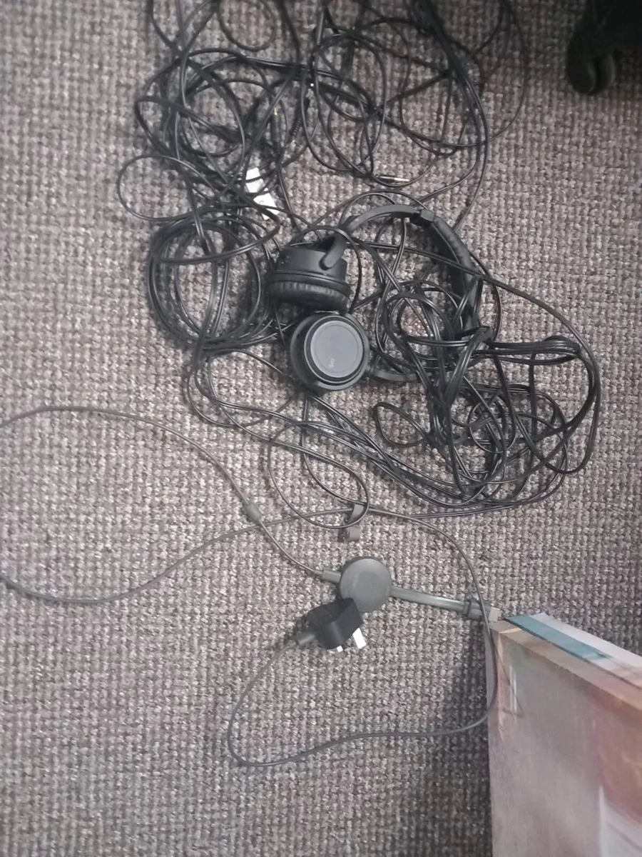 Headfones - Image 3