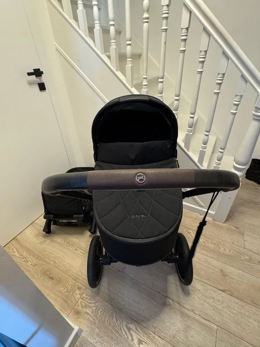 Cybex Priam Rose Gold QUICK SALE ! - Image 3