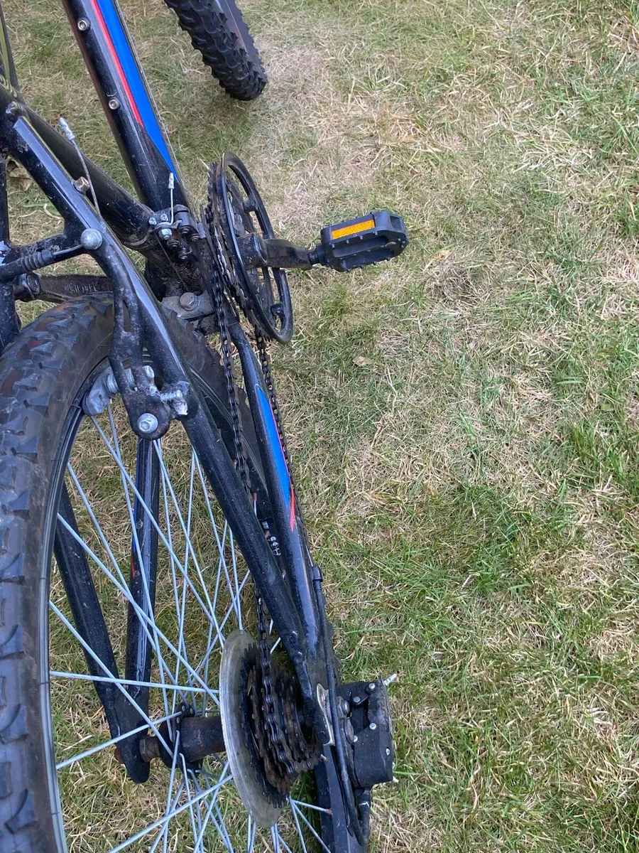 Bike and bike rack for tow bar - Image 4