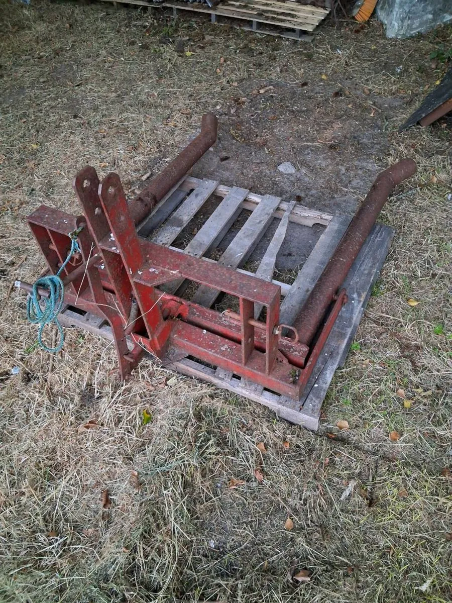Bale Carrier - Image 1