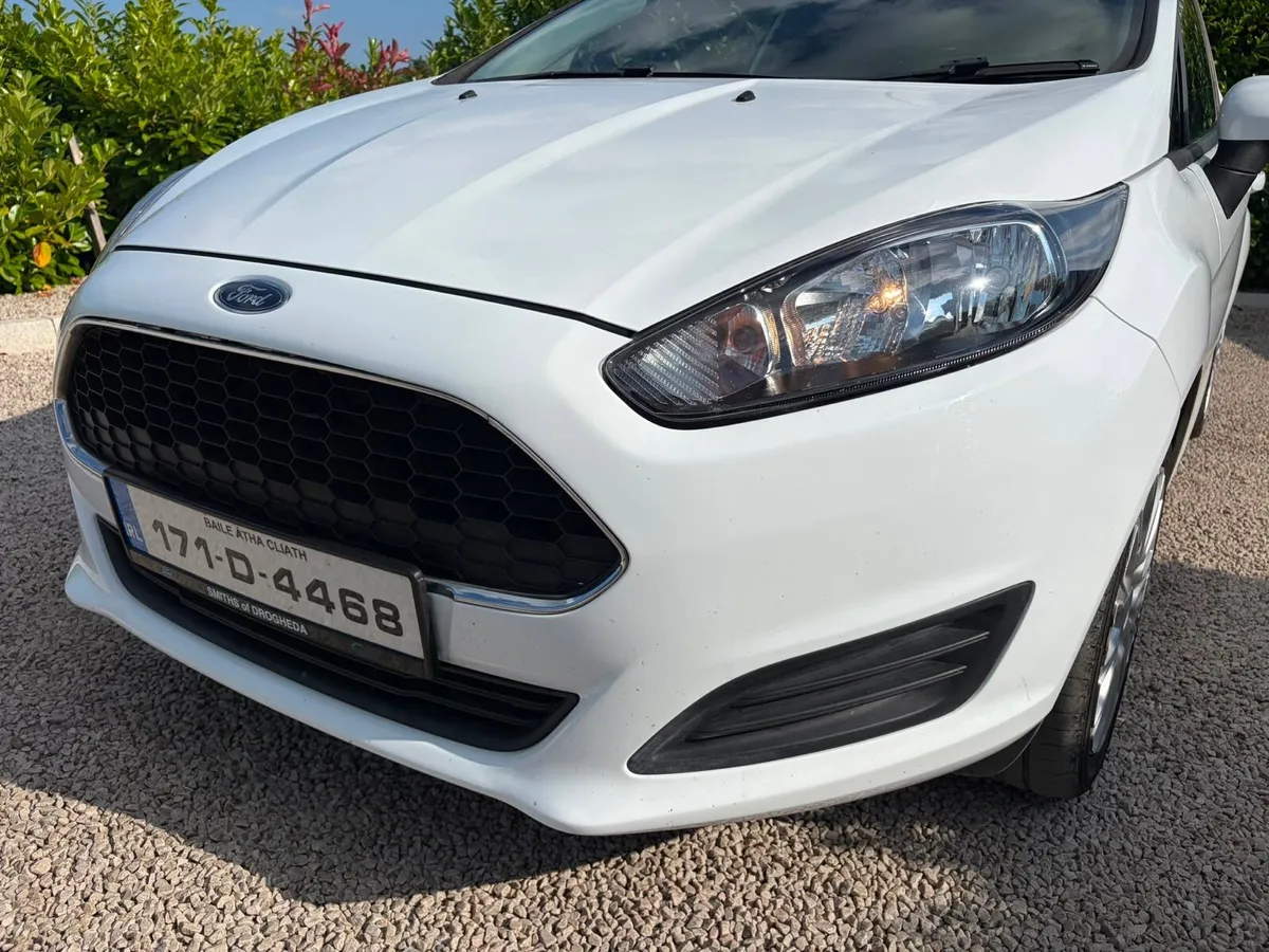 Ford Fiesta Van 1.5 TDCI /LOW MILEAGE / VERY CLEAN - Image 4