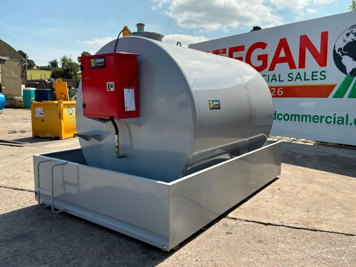 New bowser 9000 litre diesel storage / delivery ta - Image 2