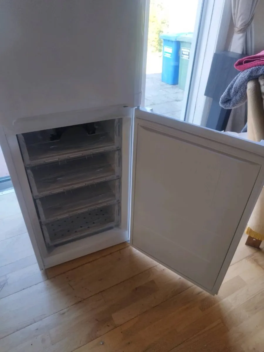 Hotpoint Fridge Freezer - Image 3