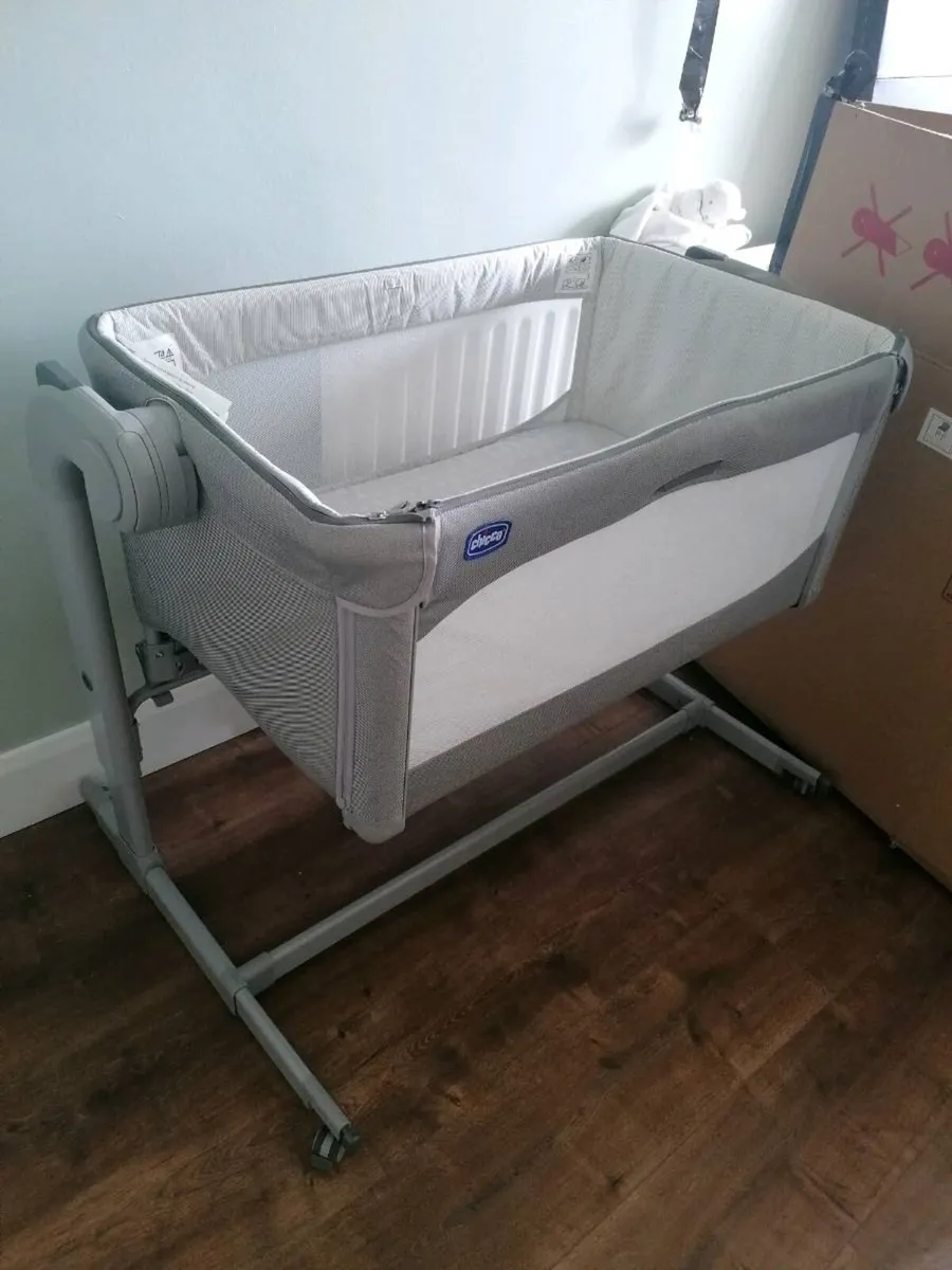 Chicco Baby sleep cot next 2 me crib - Image 1