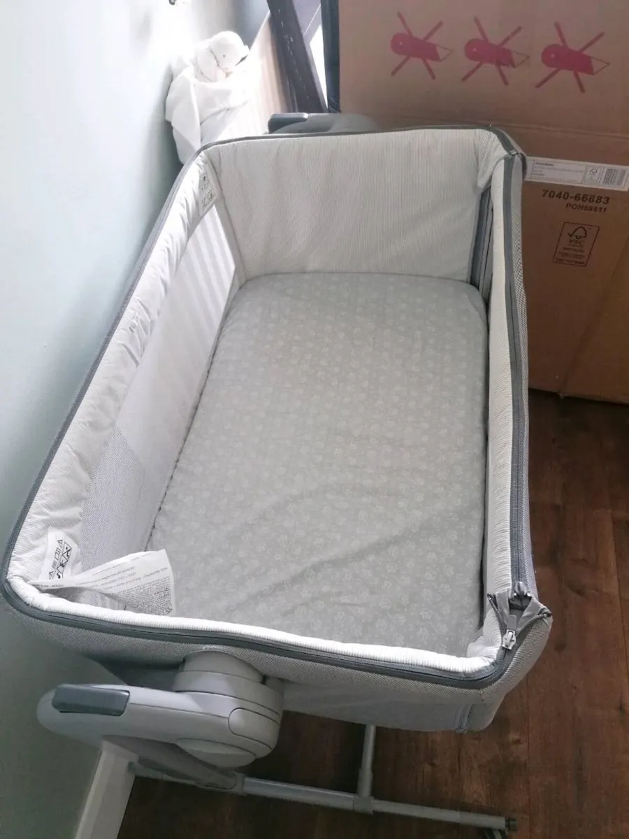 Chicco Baby sleep cot next 2 me crib - Image 2