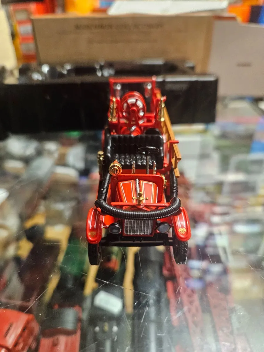 Matchbox Yesteryear Fire Engine - Image 3