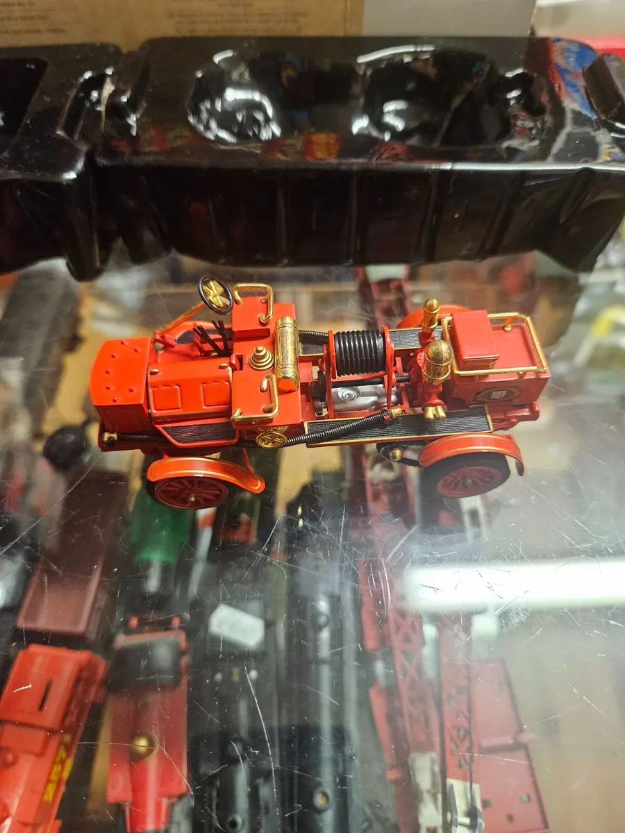 Matchbox Yesteryear Fire Engine - Image 2