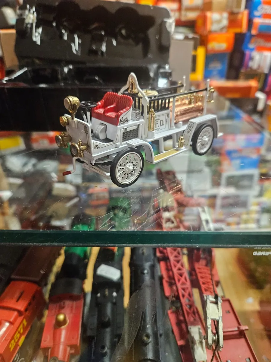 Matchbox Yesteryear Fire Engine - Image 1