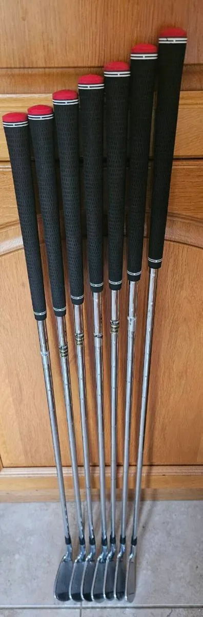 Taylormade Psi Tour Iron 4-pw - Image 1