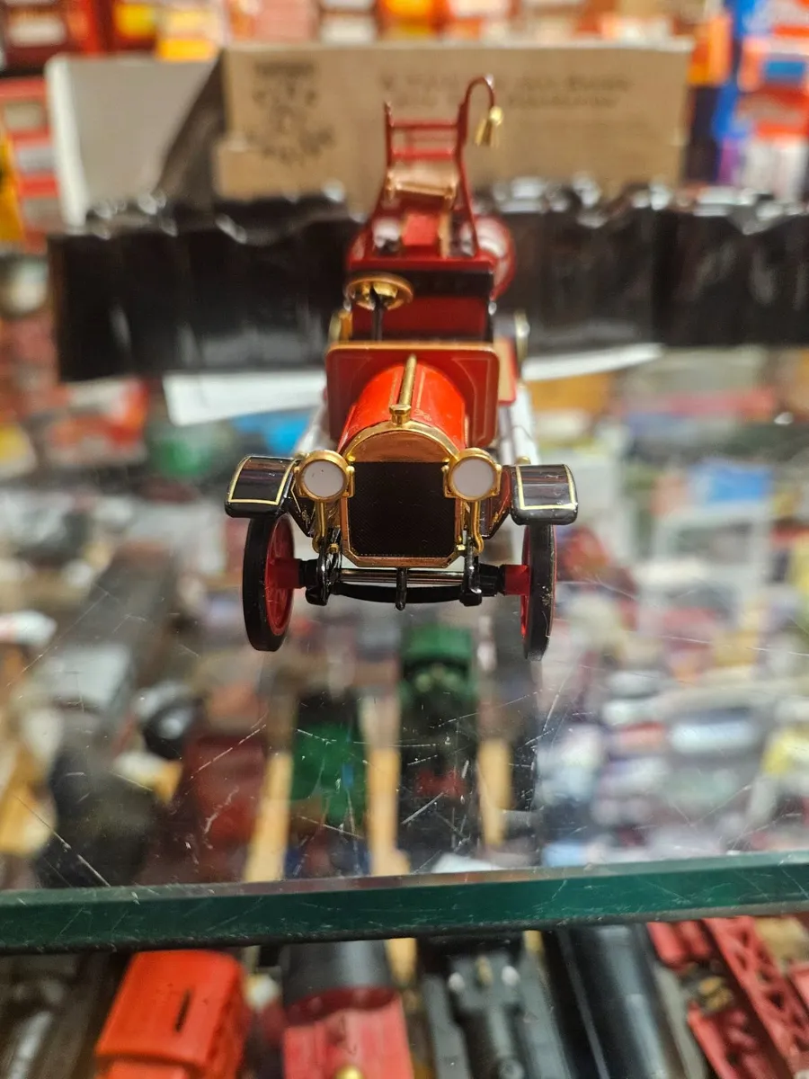 Matchbox Yesteryear Fire Engine - Image 1
