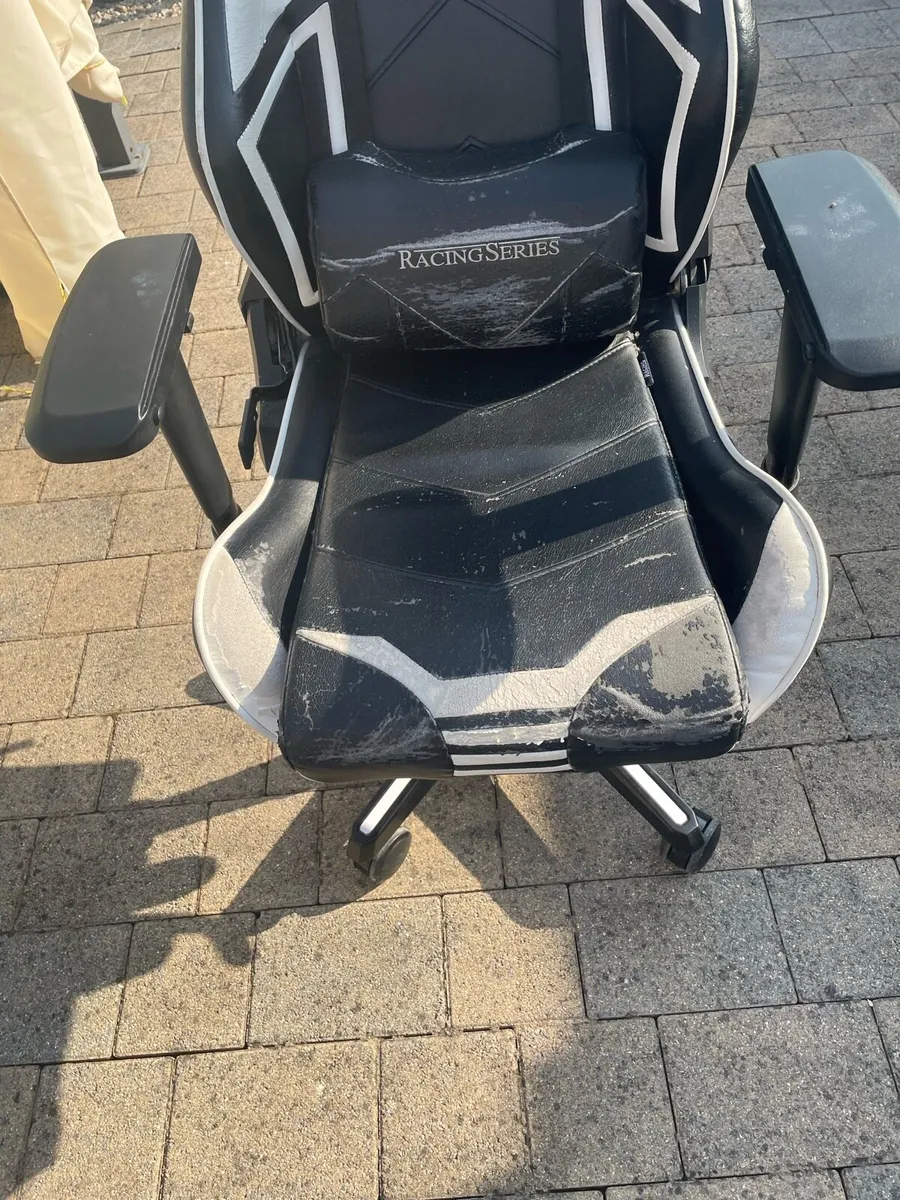 Gaming chair - Image 4