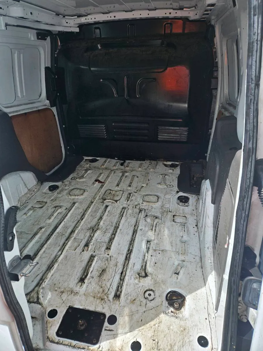 Ford transit connect - Image 4