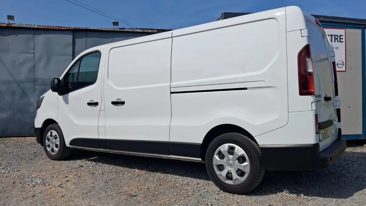231 Renault Trafic 2.0 dci 120 business + - Image 3