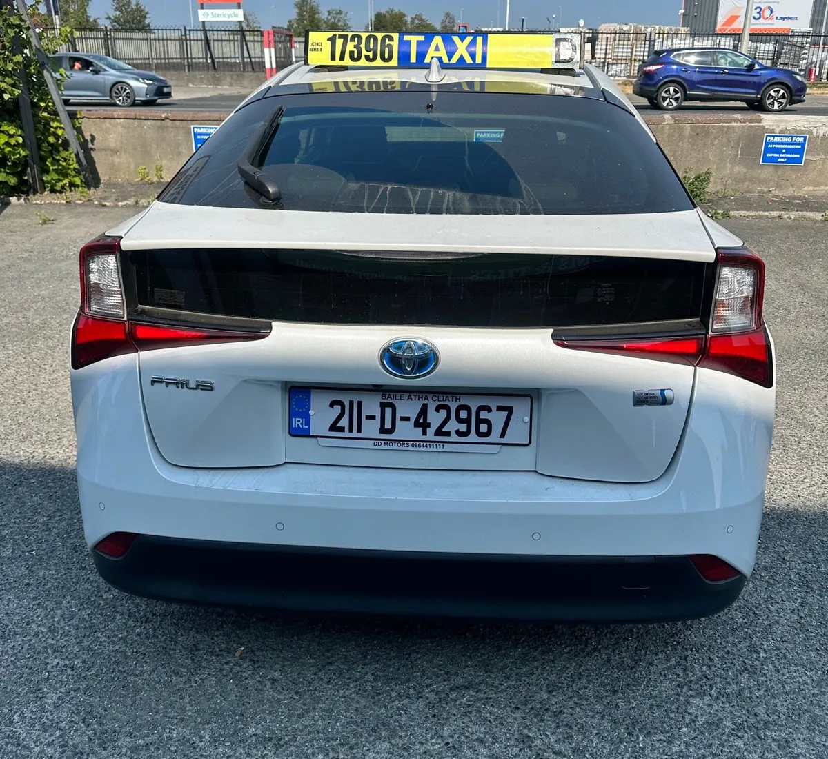 Taxi for rent Prius - Image 2