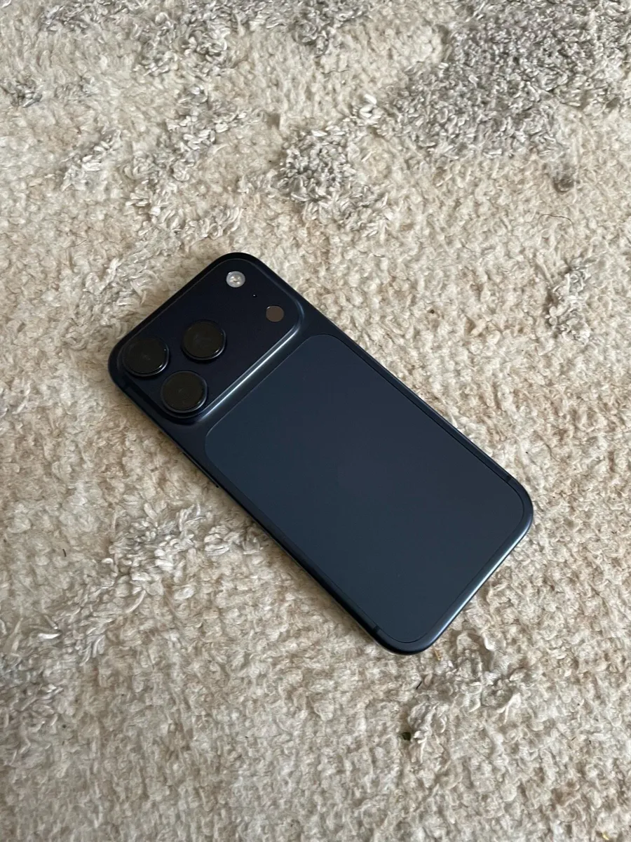 iPhone 17 pro - Image 3