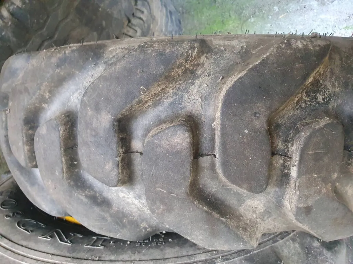 Telehandler Wheels with 10.5/80-18 tyres - Image 4