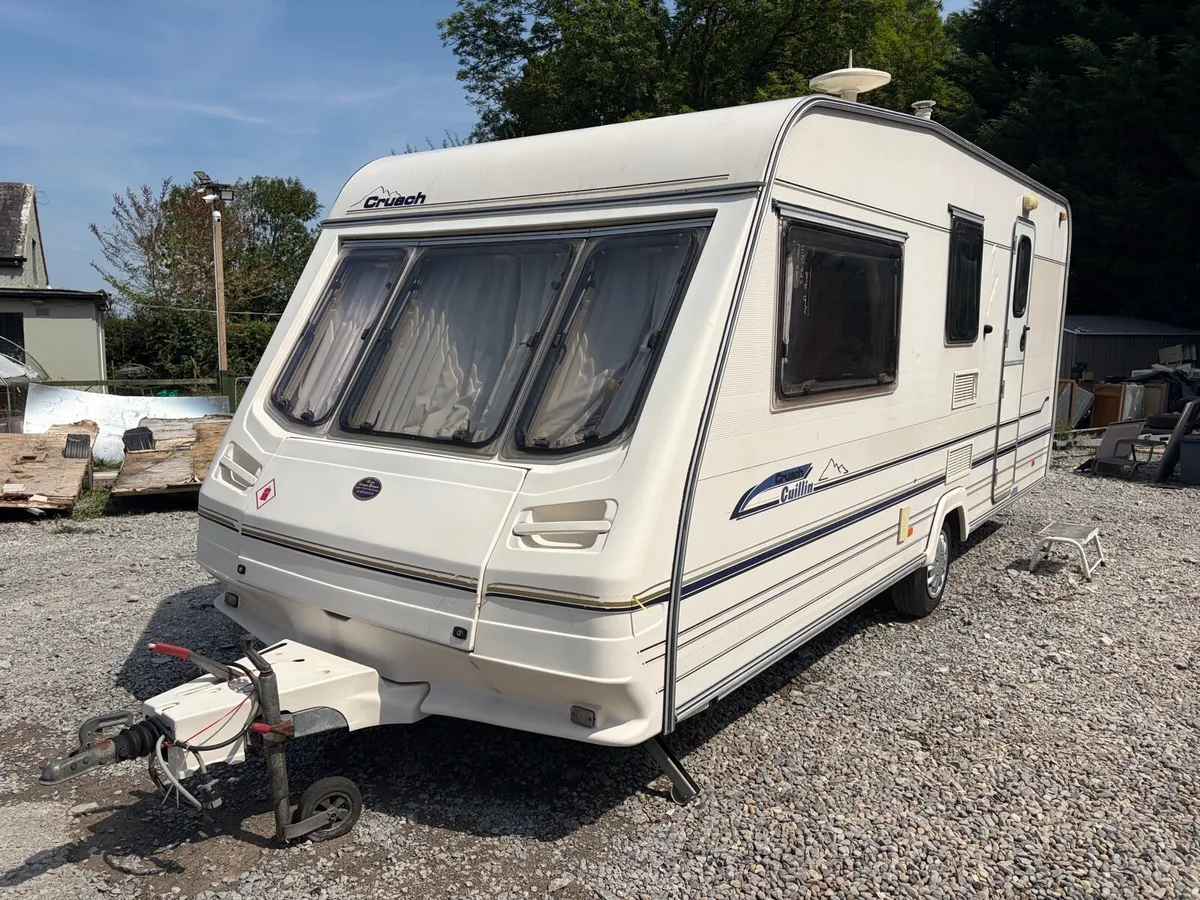 Sterling 4berth caravan and air awning - Image 3