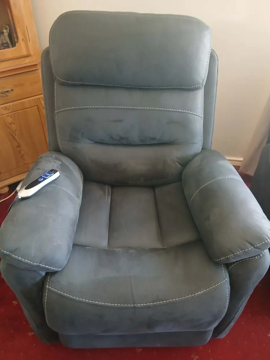 Electric Lift and Tilt chair - Image 1