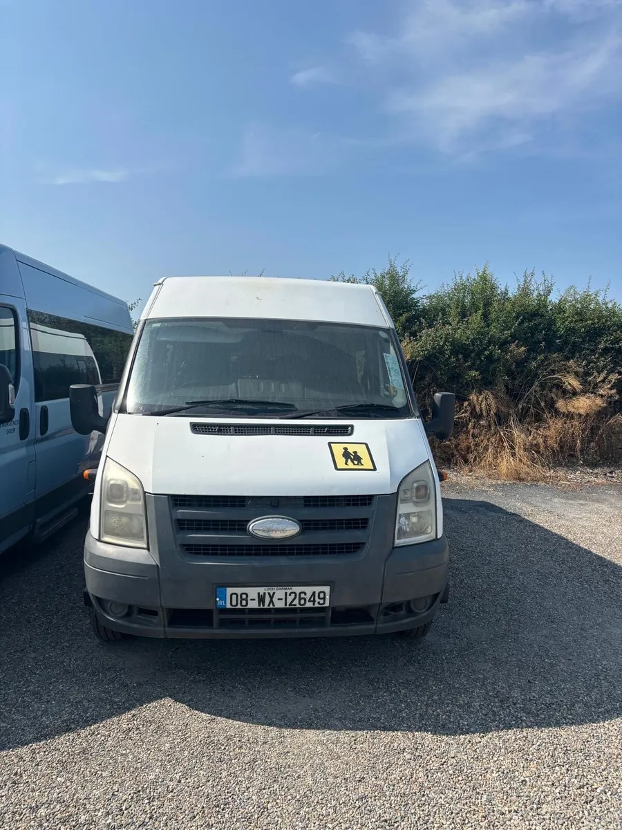 Buses & coaches - Image 1