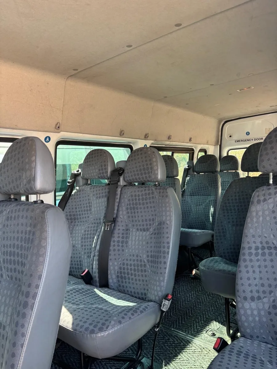 Buses & coaches - Image 3