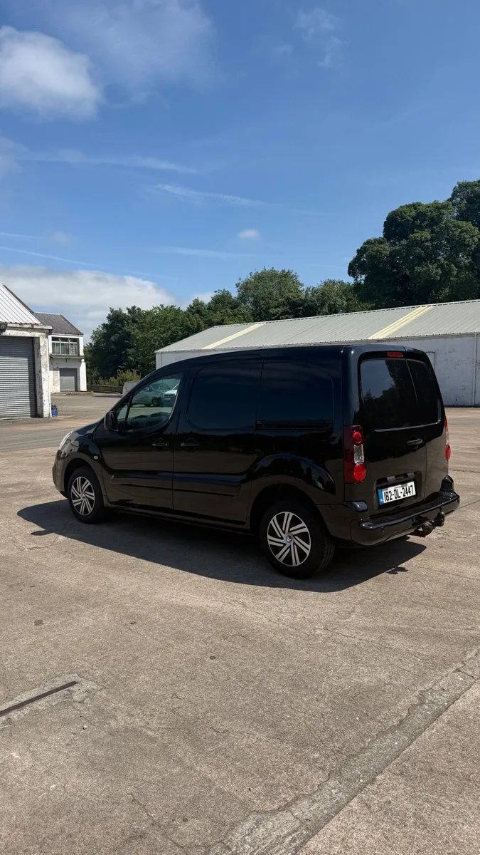 Black Citroen Berlingo 2018 (182) Looks pack model - Image 3