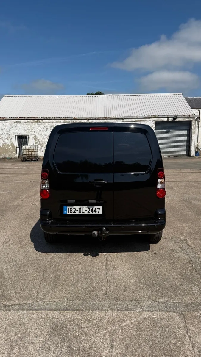 Black Citroen Berlingo 2018 (182) Looks pack model - Image 4