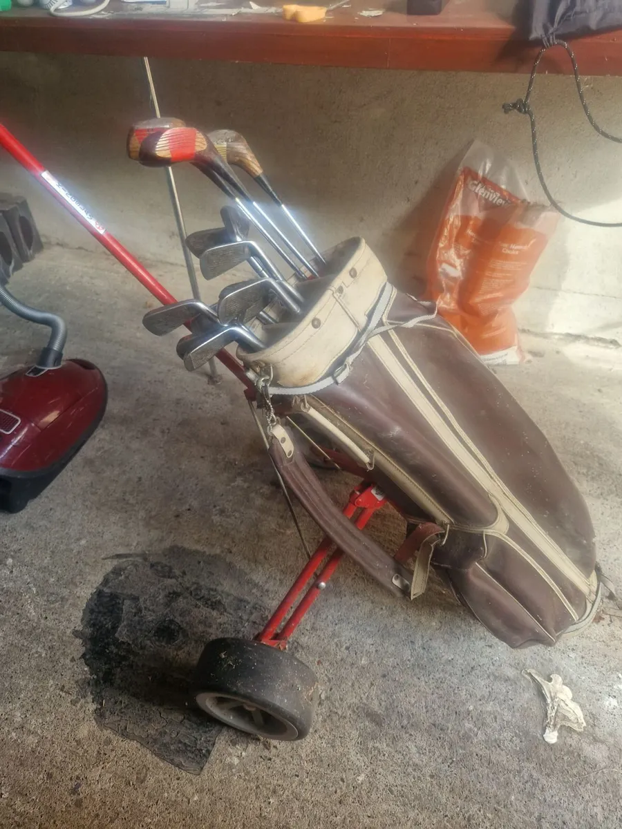 Golf clubs, left handed, including bag and trolley - Image 1