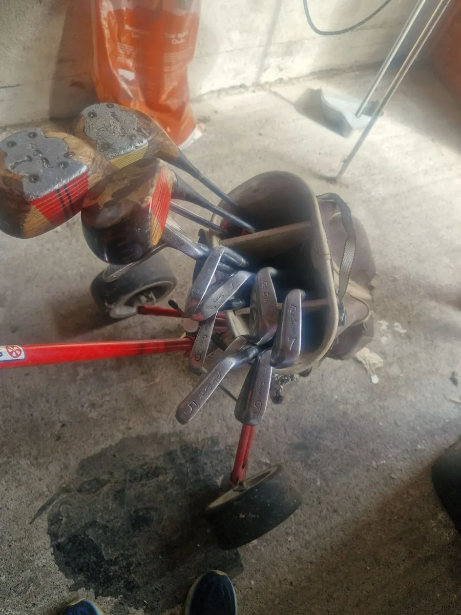 Golf clubs, left handed, including bag and trolley - Image 2