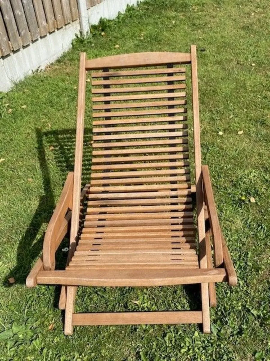 4 teak garden chairs & 2 teak recliner chairs - Image 2