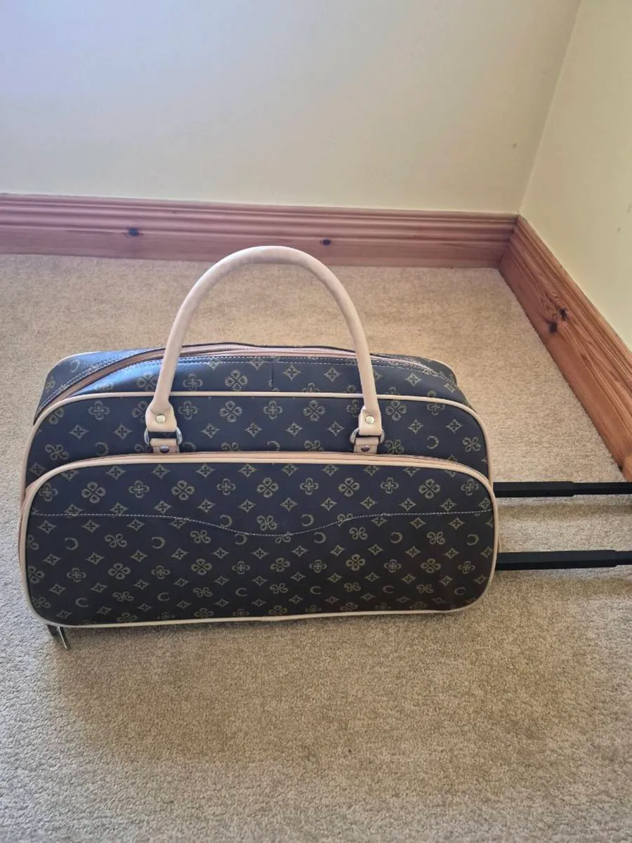 LADIES WEEKEND TRAVEL TROLLEY BAG - Image 3