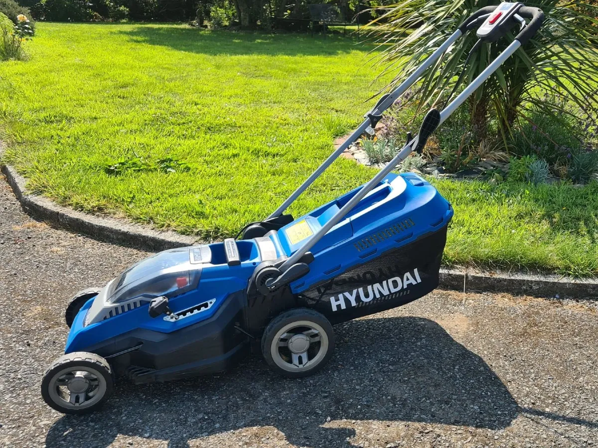 Lawnmower, Battery powered - Image 3