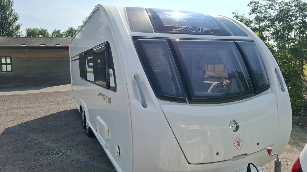 Swift Sprite Quattro 6 Berth Caravan - Image 2