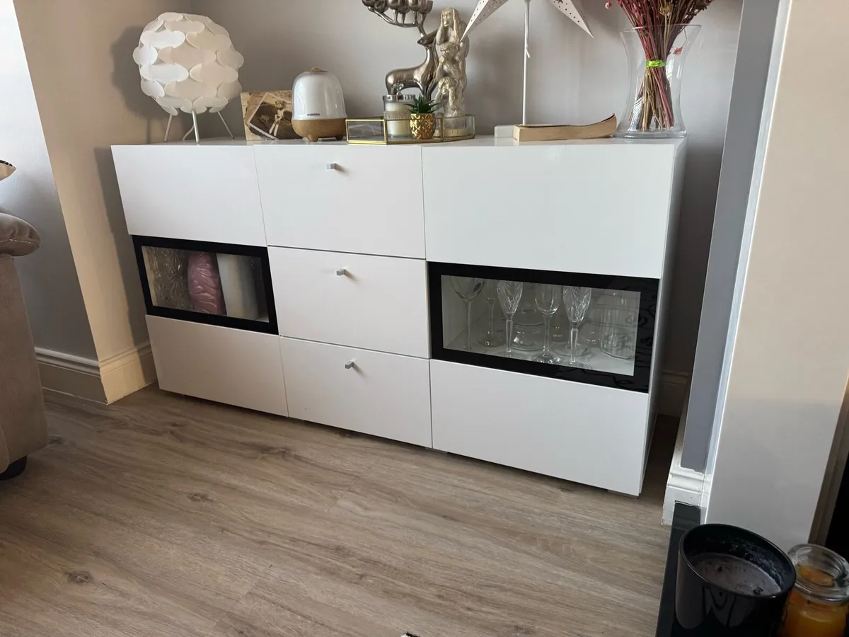 Cabinet - Image 1