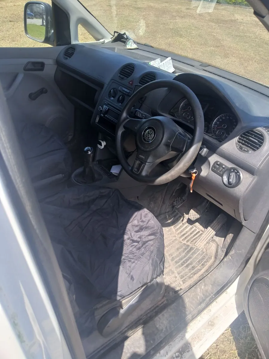 Volkswagen Caddy 2015 - Image 2