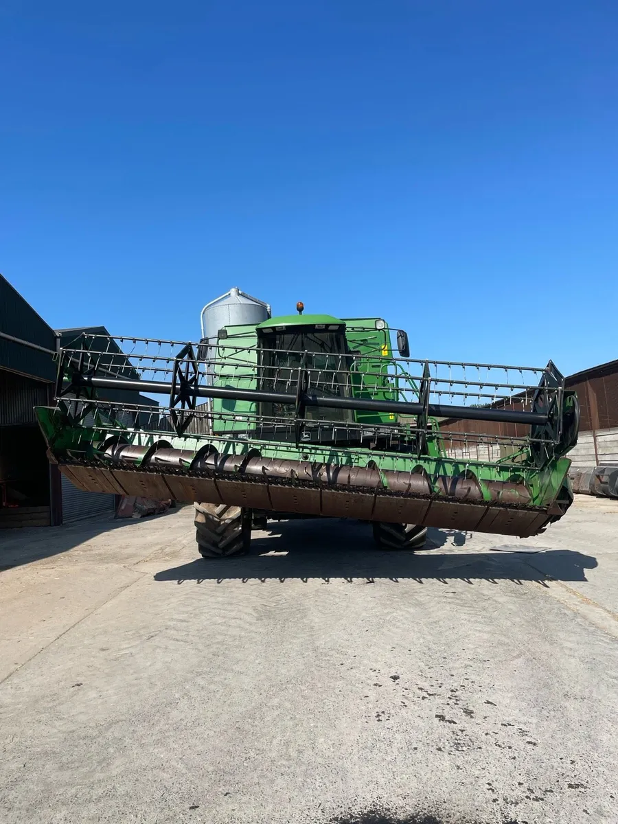 John Deere 2058 - Image 1