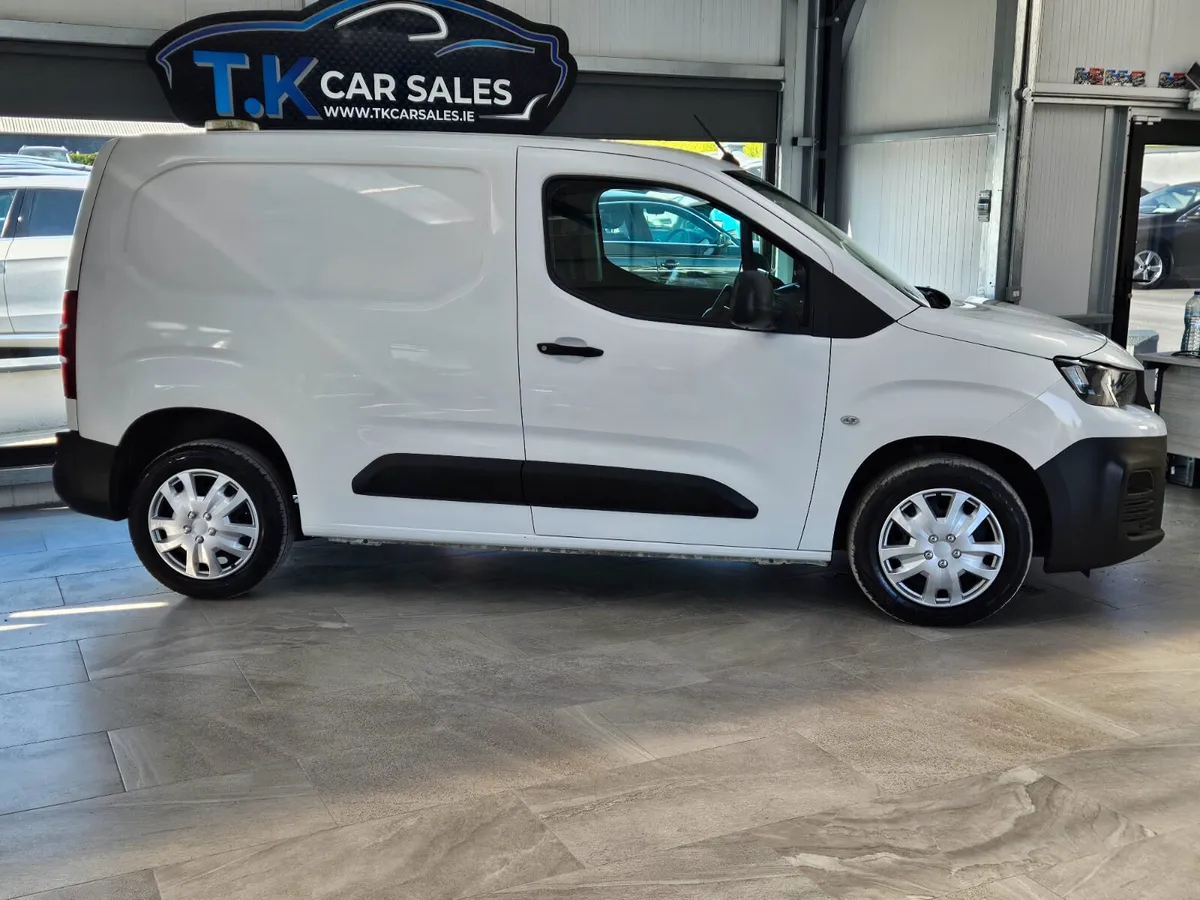 19 PEUGEOT PARTNER 3 SEATER - Image 3
