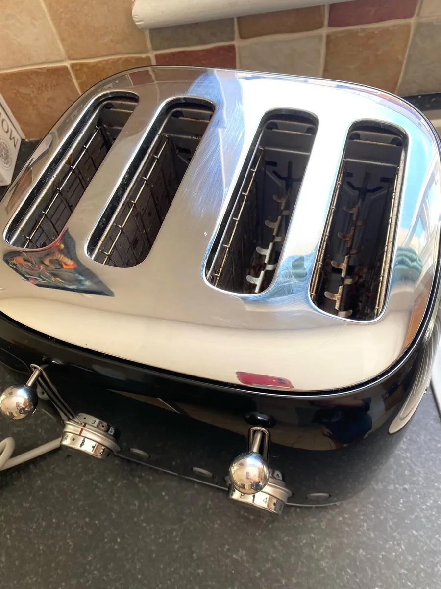 SMEG 4 slice toaster- black - Image 2