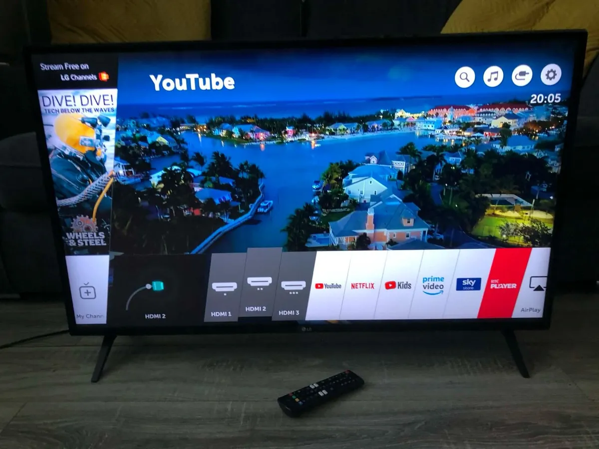 43” LG 4K SMART TV - Image 1