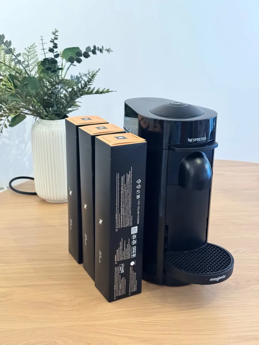 Nespresso Vertuo Plus + 30 Coffee Pods - Image 1