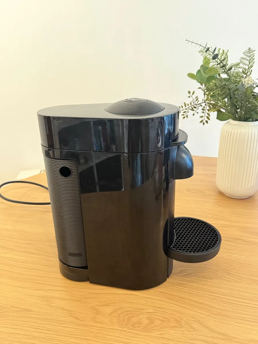 Nespresso Vertuo Plus + 10 Coffee Pods (worth €15) - Image 4