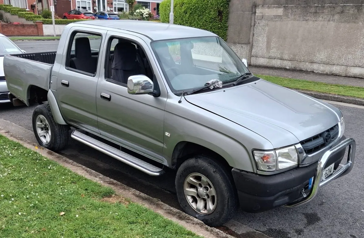 Toyota Hilux - Image 2