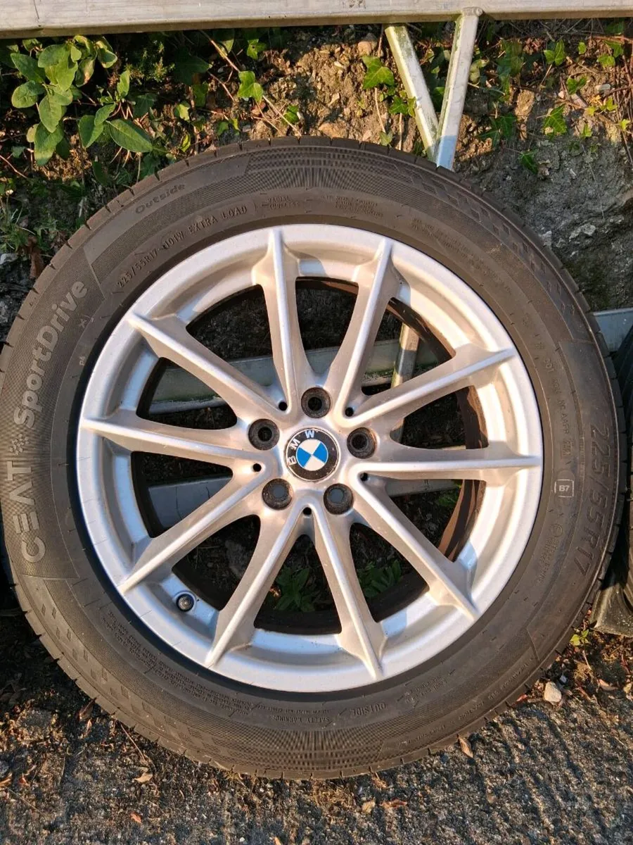 Bmw alloy wheel like new - Image 4