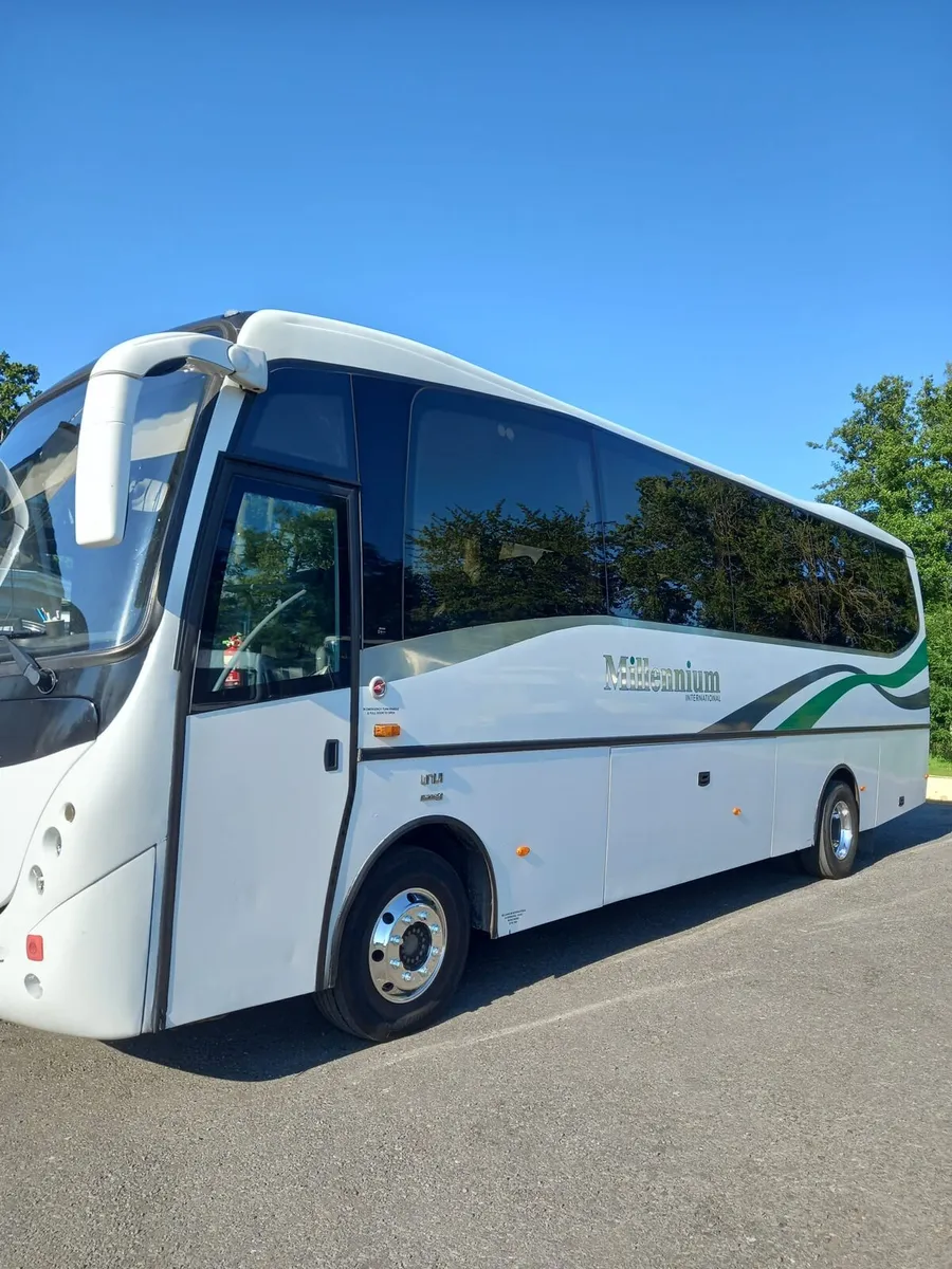 Unvi Touring 1524 Atego  - 42 Seat -Very low KM's - Image 2