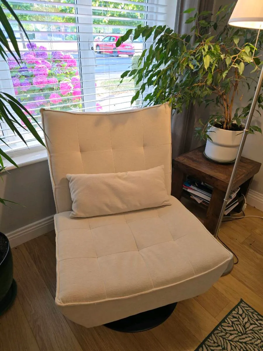 Rotating chair - Image 2