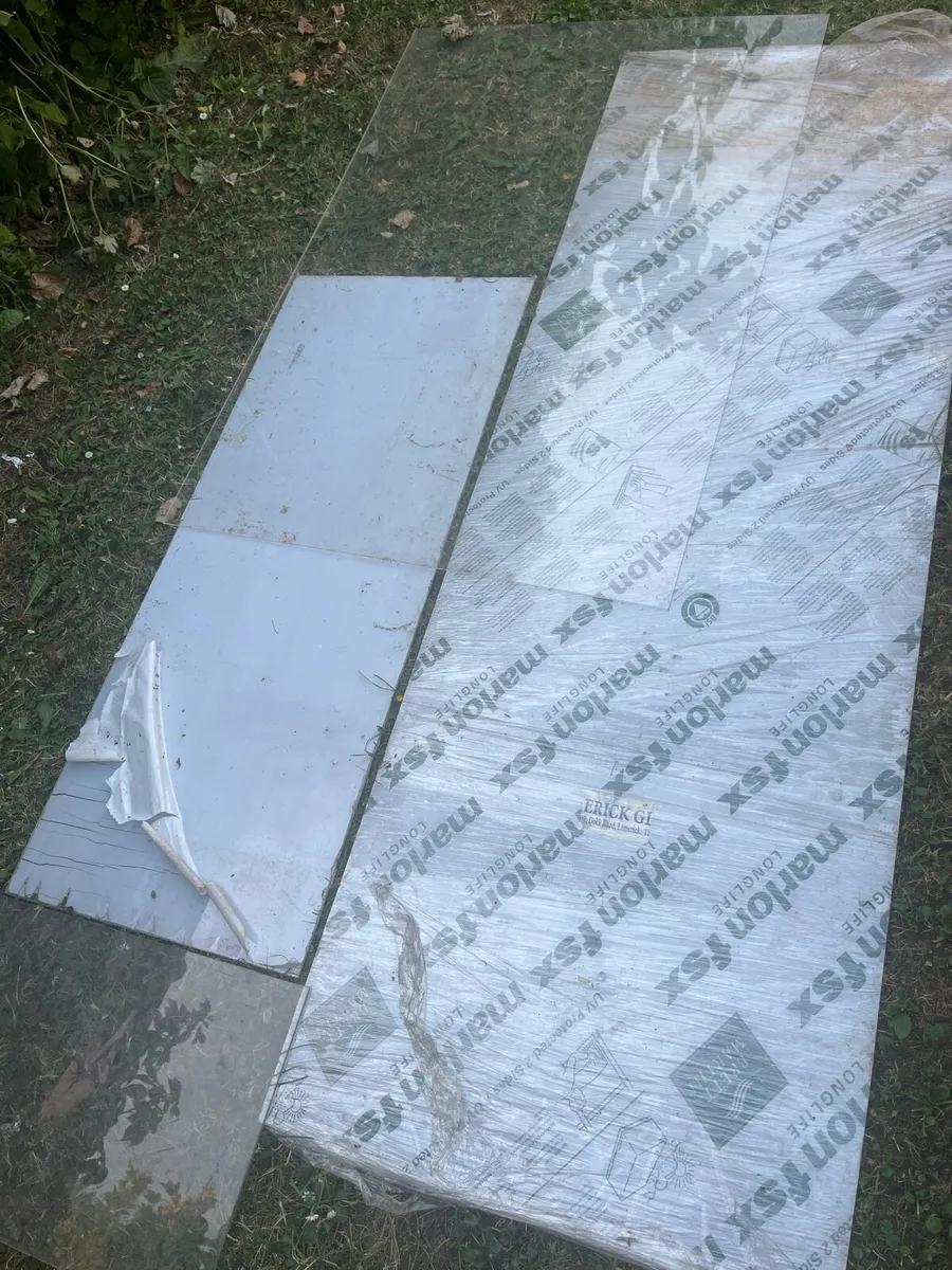 4 polycarbonate sheets - Image 3