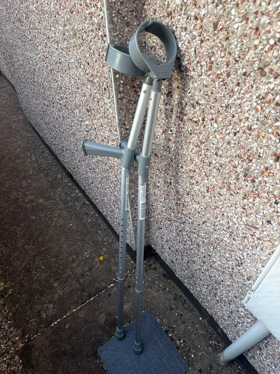 Free Crutches