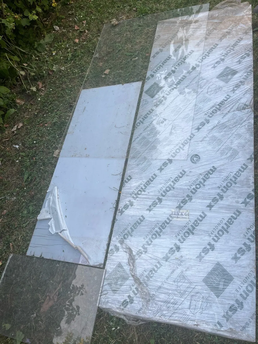 4 polycarbonate sheets - Image 1