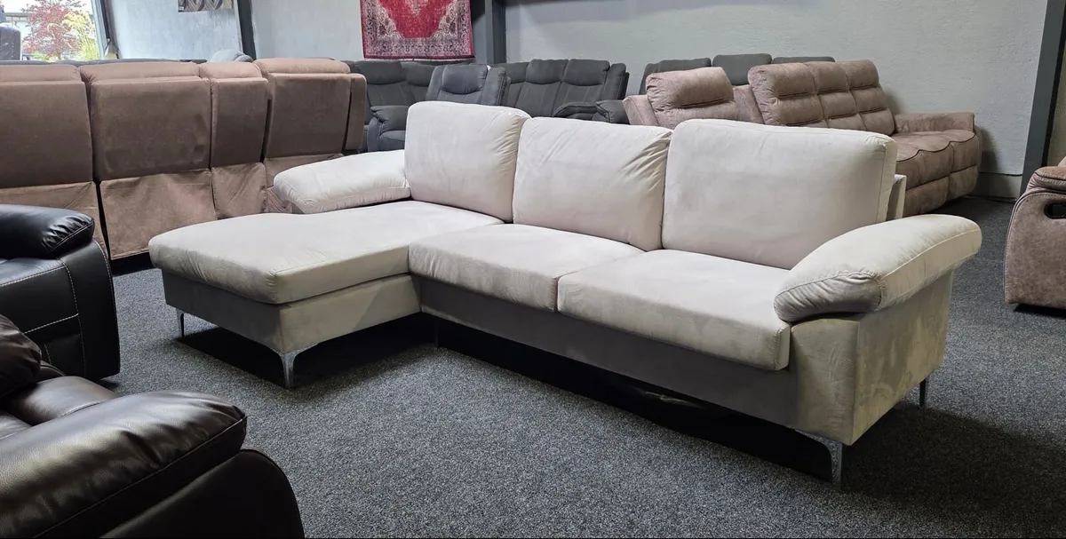 Frankfurt Lounge Corner Sofa - Left or Right Hand, - Image 4