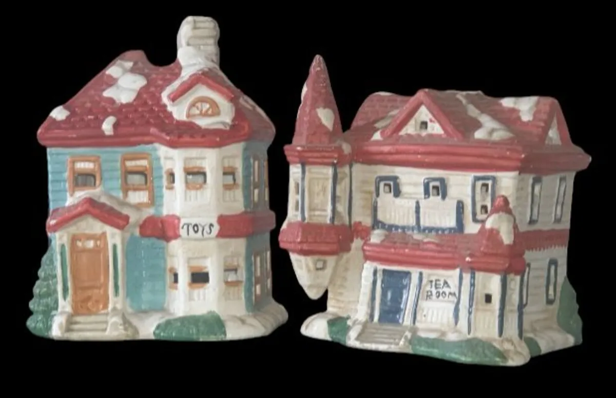 Vintage Village Tea Light Houses (Pair) - Image 4